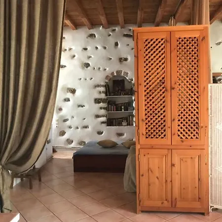 Viktor Studio-apartment On